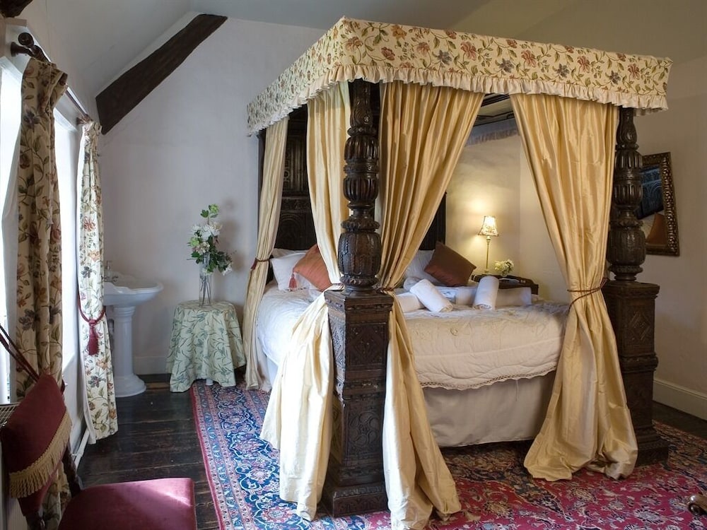 Castle, Tudor, Suite, Double Bed, Private Bathroom