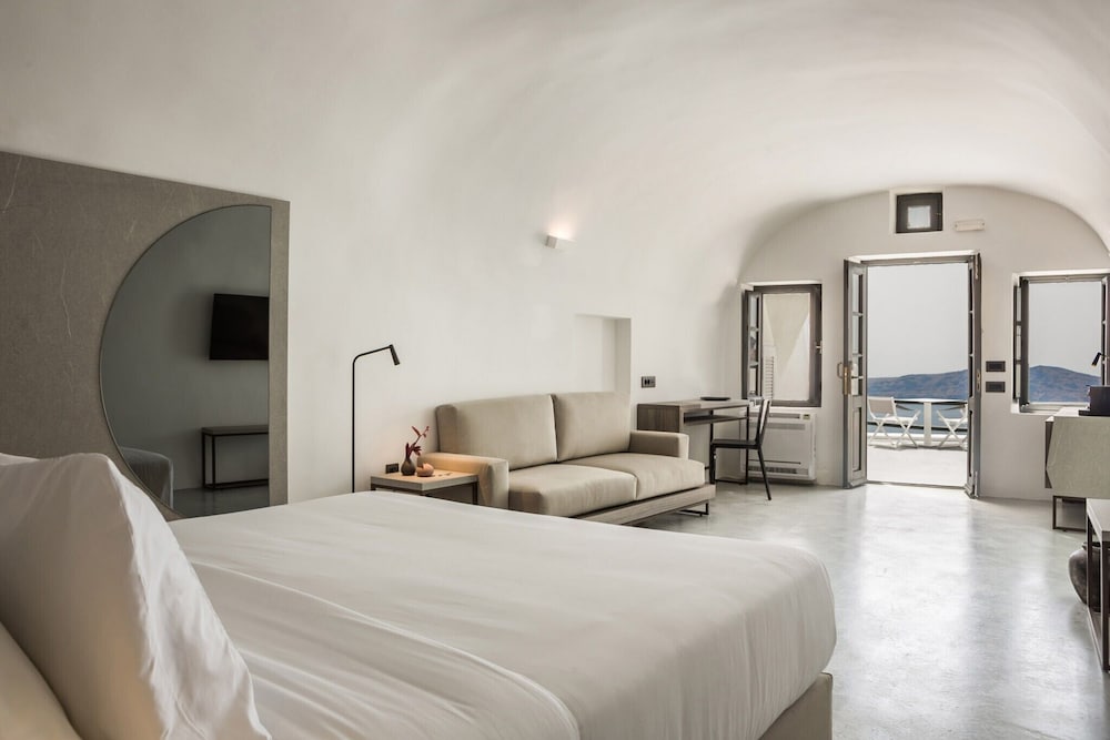 Cave, Grand, Suite, Queen and Twin Beds, Caldera and Sea View, Indoor Jetted Tub