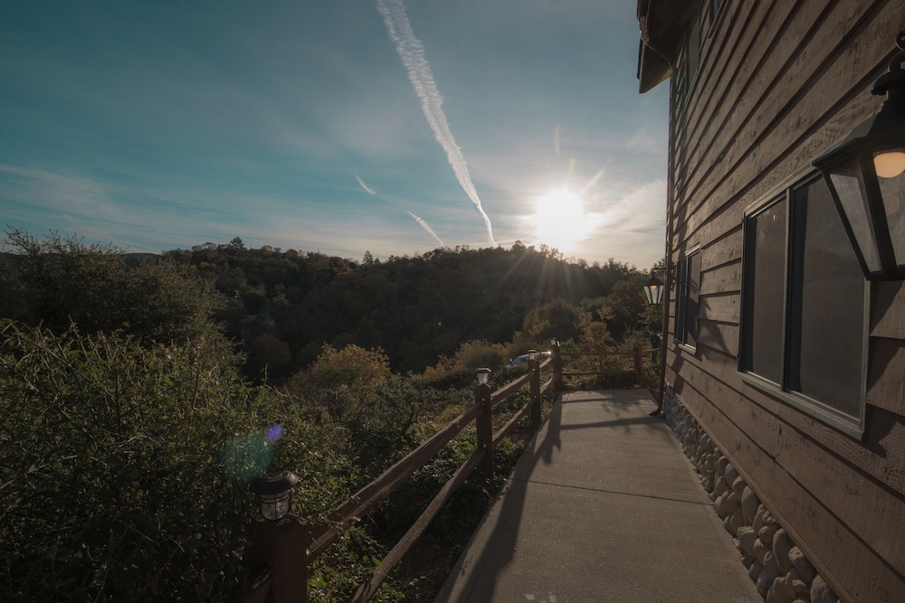 Tucker Peak Lodge 53/64
