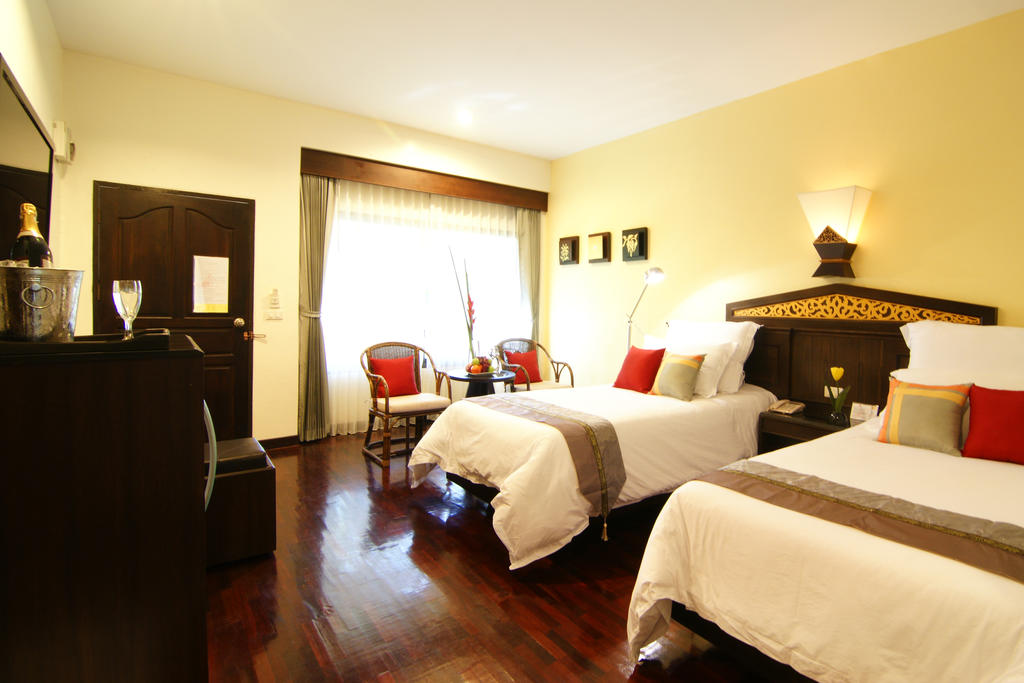 Bungalow, Twin Beds, Pool View