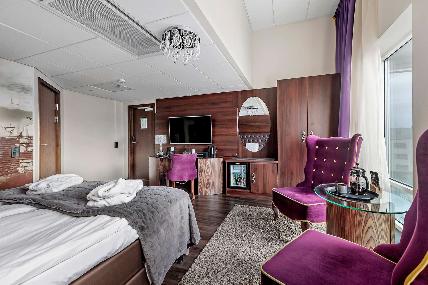 Deluxe, King Bed