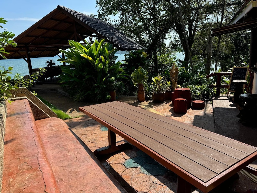 Koh Mak Buri Hut Natural Resort 59/74