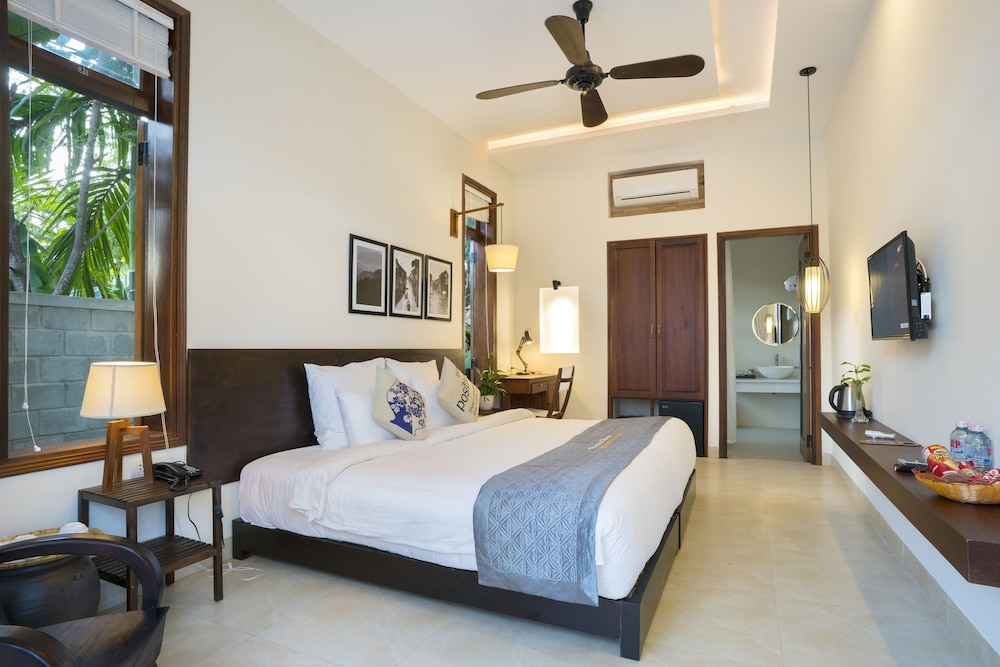Riverside Hamlet Homestay & Villas 12/68