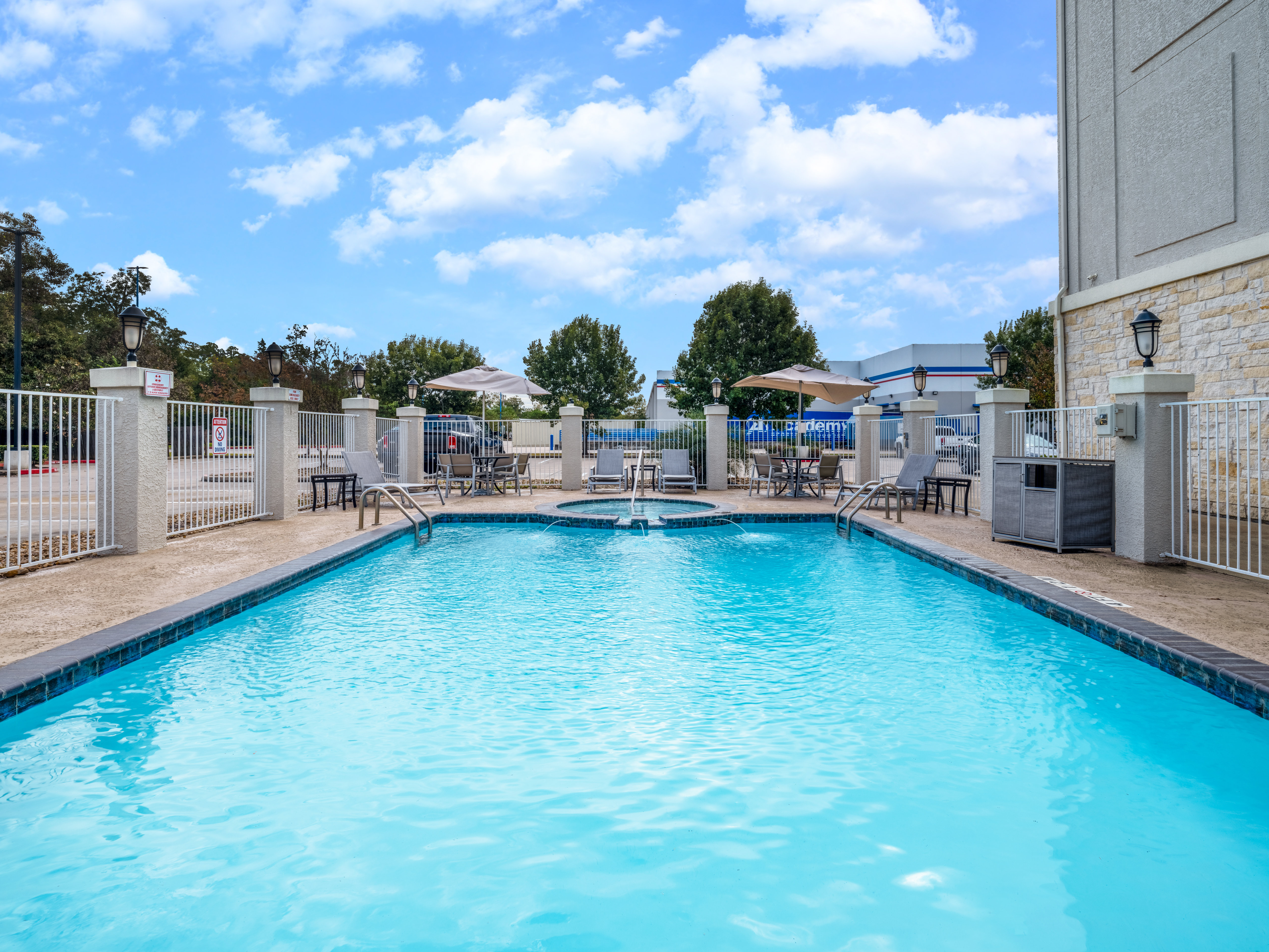 Holiday Inn Express Hotel Suites Beaumont Nw 27/28
