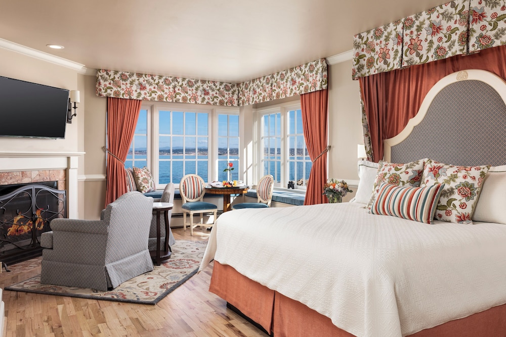 OCEAN, DELUXE, KING BED, CORNER