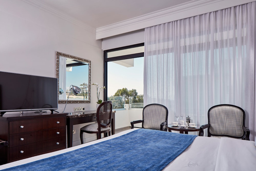Grecian Bay Hotel 12/75