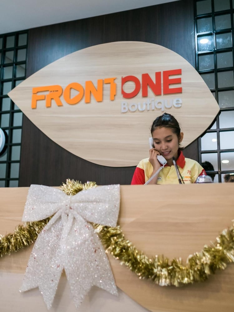 Three Eight Front One Boutique Batu photo3