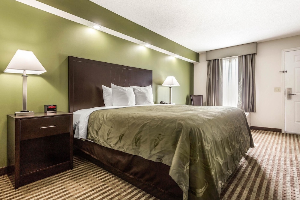 Quality Inn Lancaster SC 13/27