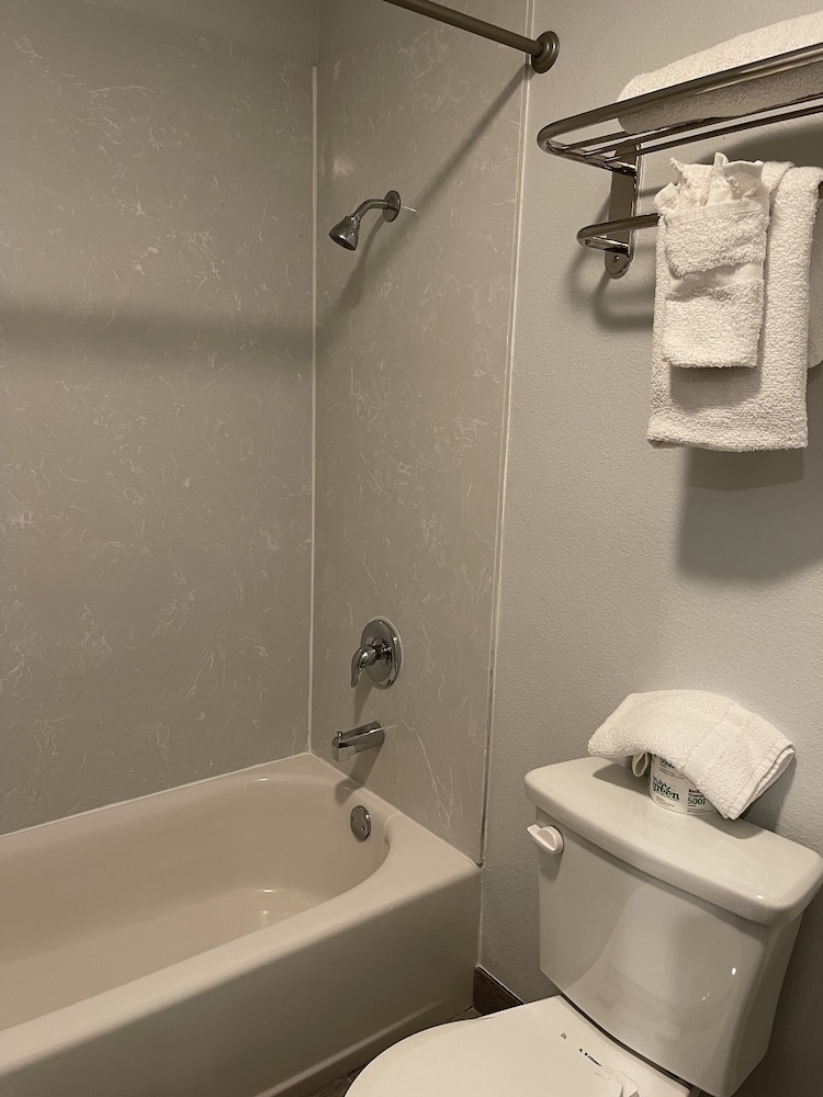 Days Inn By Wyndham Bakersfield Ca 50/55