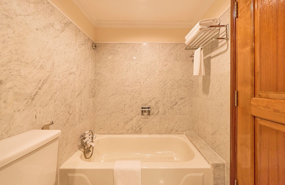 غرفة سوبيريور تنفيذية بسرير مزدوج، Ramana Hotel Saigon 3/3