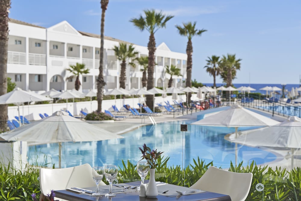 Sandy Beach Resort 36/63