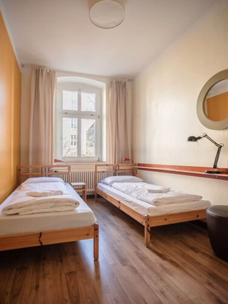 Eastseven Berlin Hostel 27/53