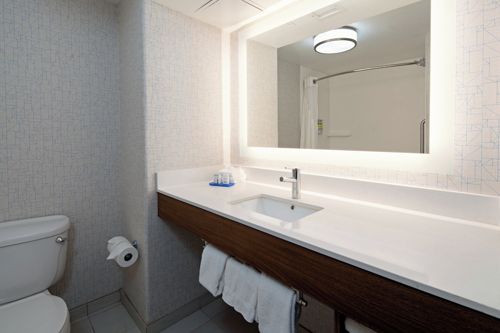 Holiday Inn Express Hotel And Suites Fresno South 53/55