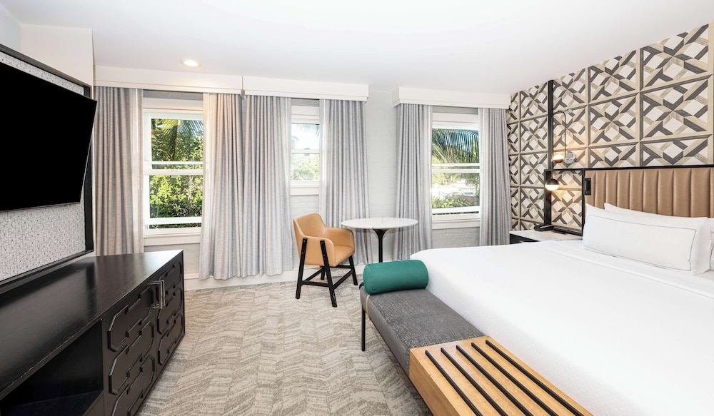 ROOM, KING BED, ACCESSIBLE