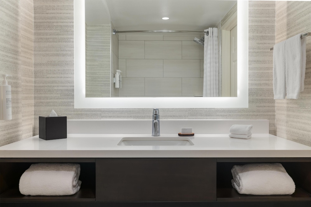 غرفة بسريرين مزدوجين، Embassy Suites Laredo Tx 5/10