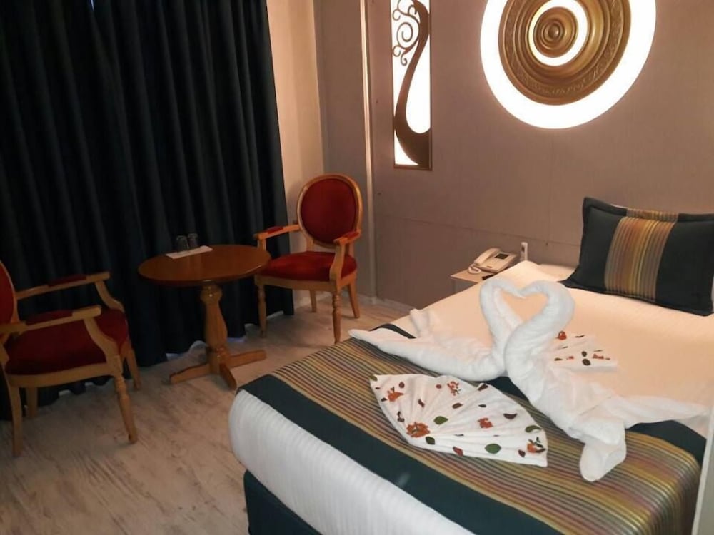 Nun Otel 18/50
