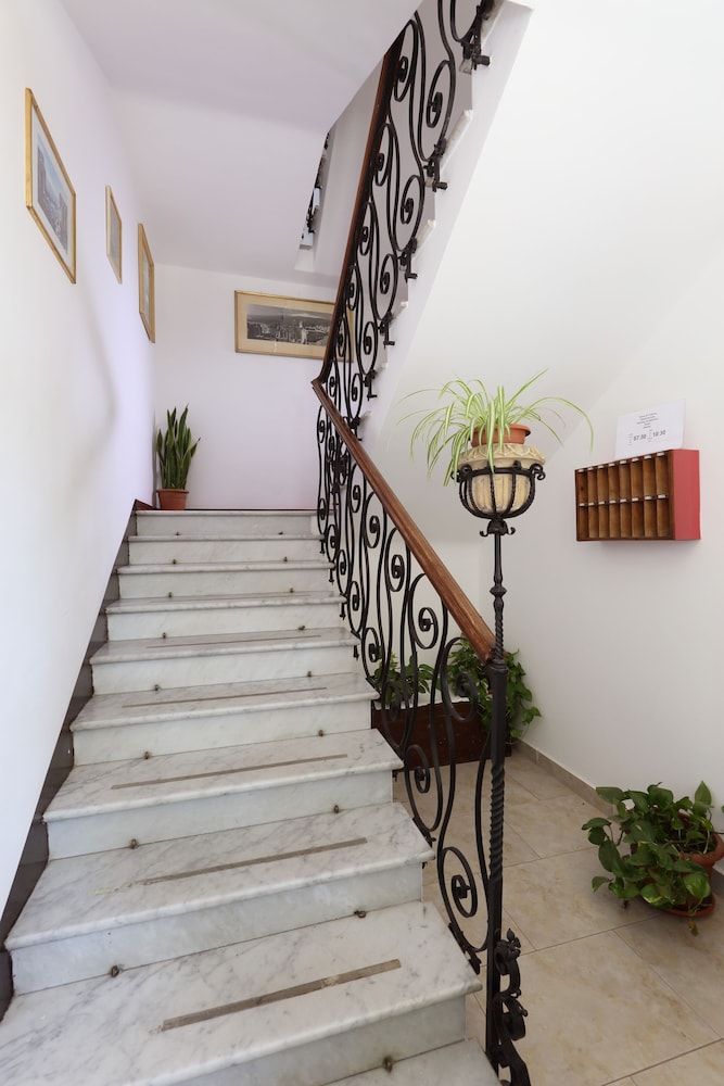 Hotel Villa Astoria 29/33