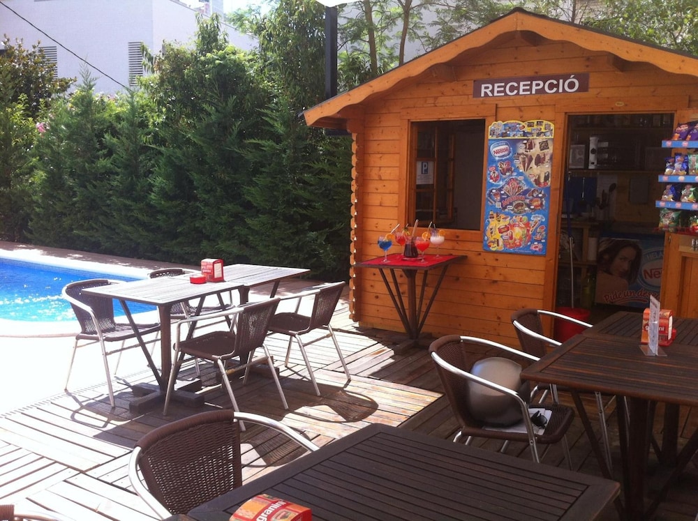 AR CARIBE APTS. 3/64