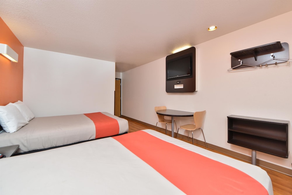 Motel6 Meridian, ID - Boise W 5/30