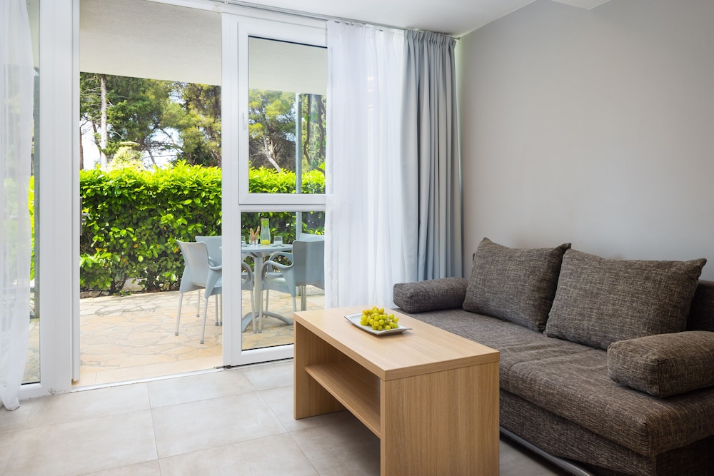 Aminess Vival Velaris Resort 75/90