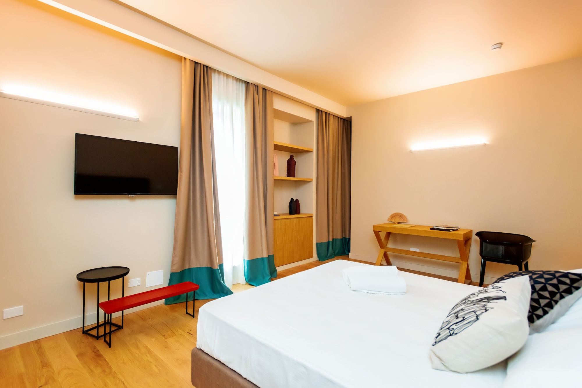 SUPERIOR, DOUBLE BED