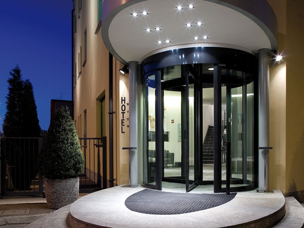 Hotel Ovest 3/34