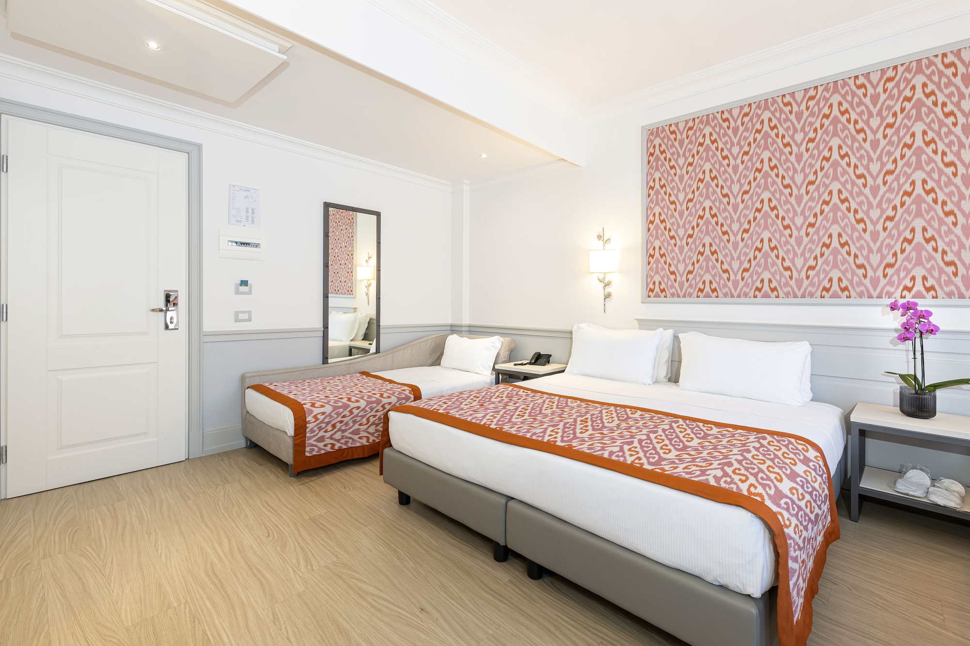 ROOM, TRIPLE