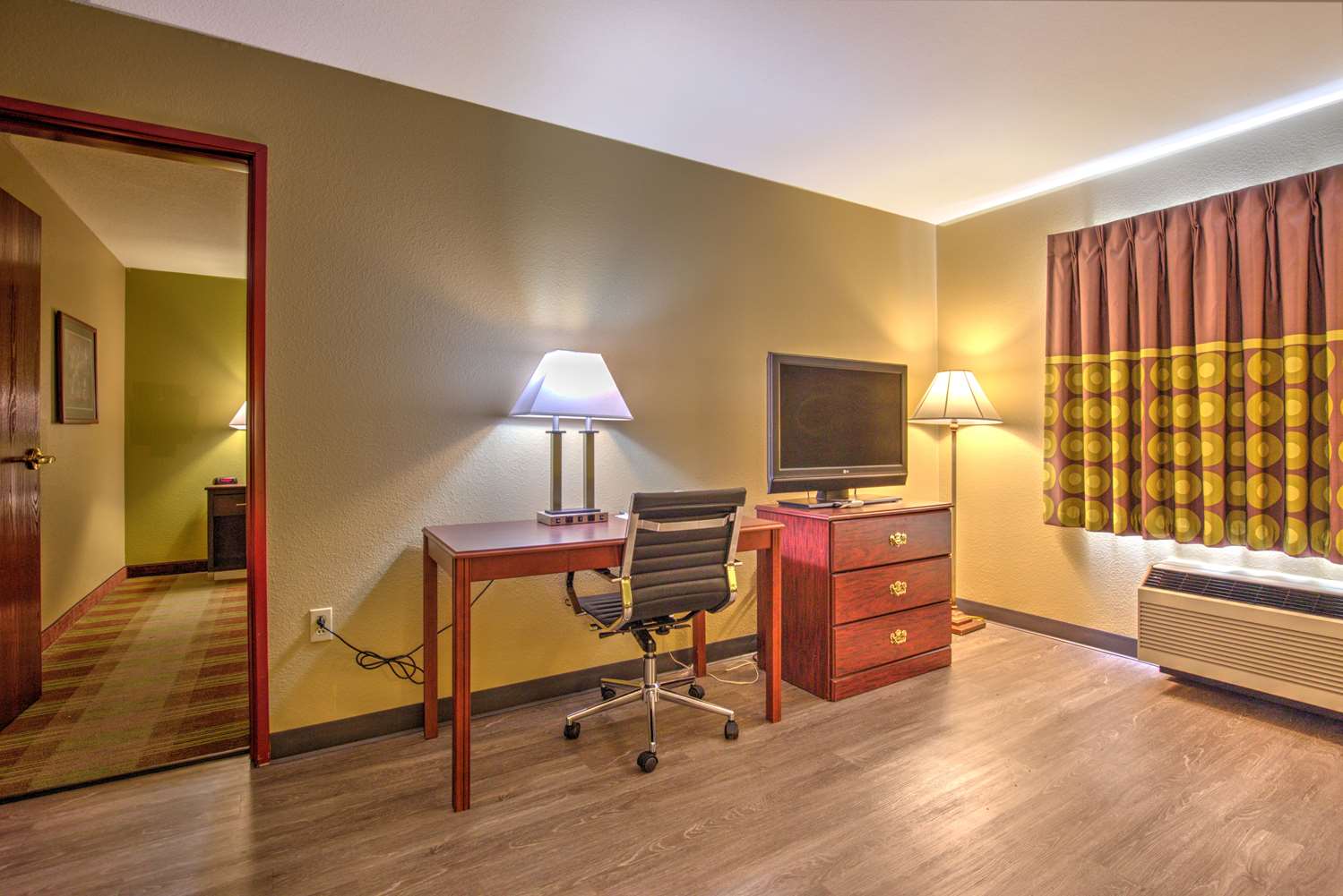 Super 8 by Wyndham Waterloo 5/13