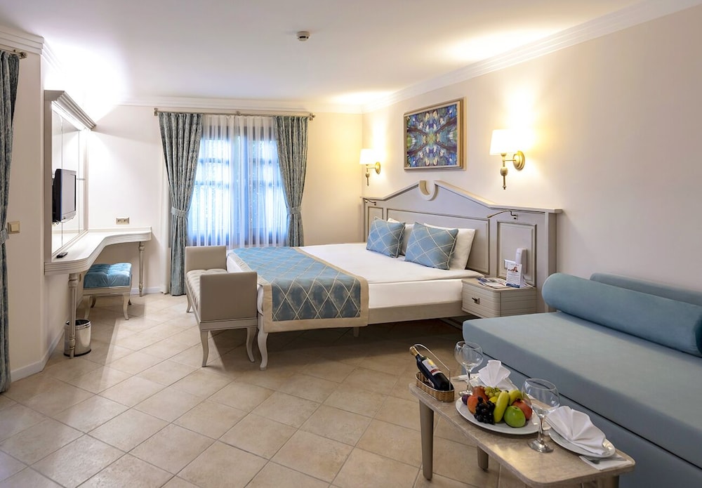 Sunrise Resort Hotel 11/67