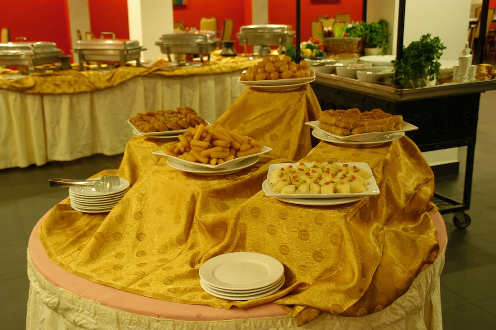 MINA HOTEL 38/65