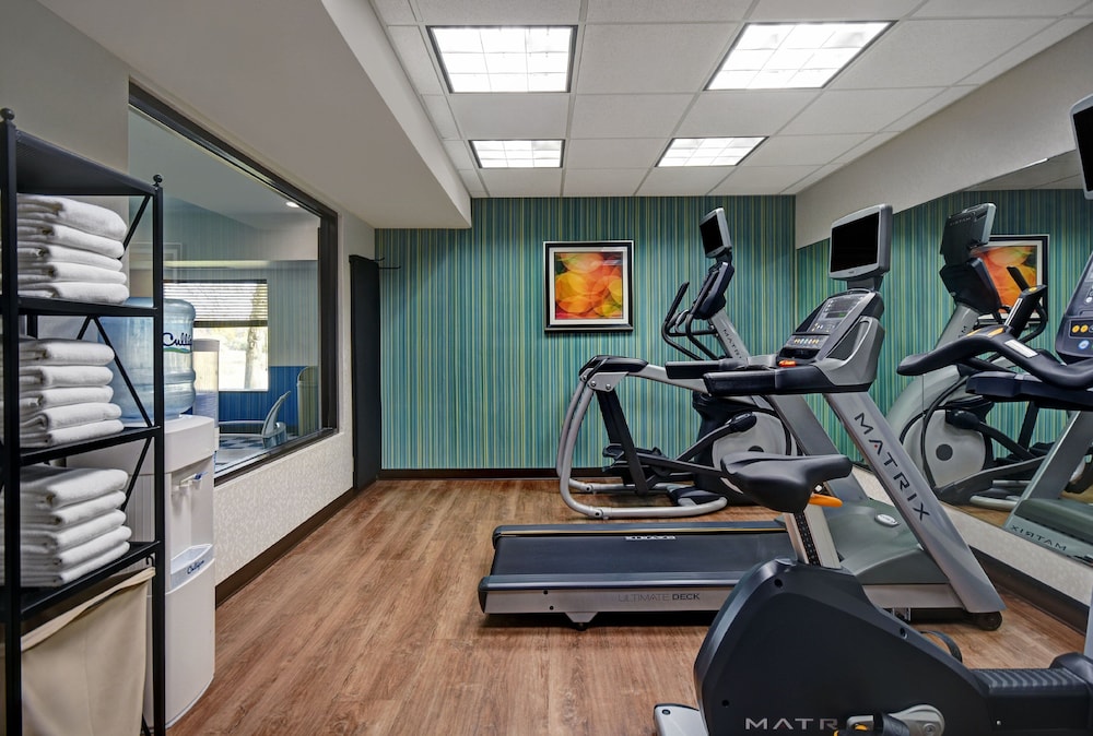 Holiday Inn Express Marshall 30/48