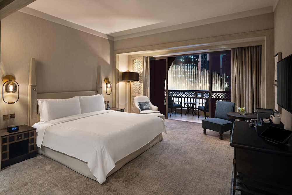 PALACE, SUITE, FOUNTAIN VIEW