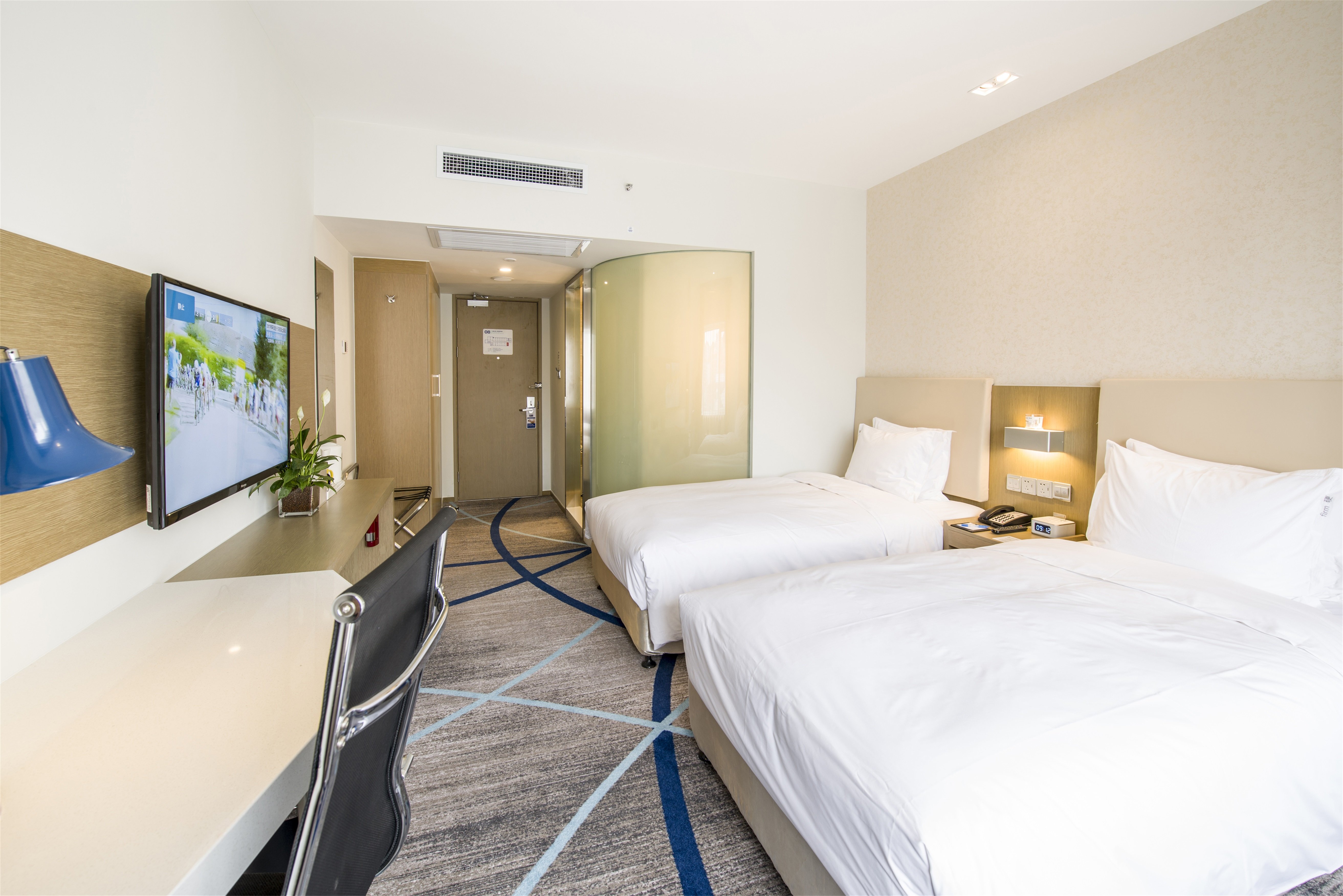 HOLIDAY INN EXPRESS CHENGDE DOWNTOWN 19/86