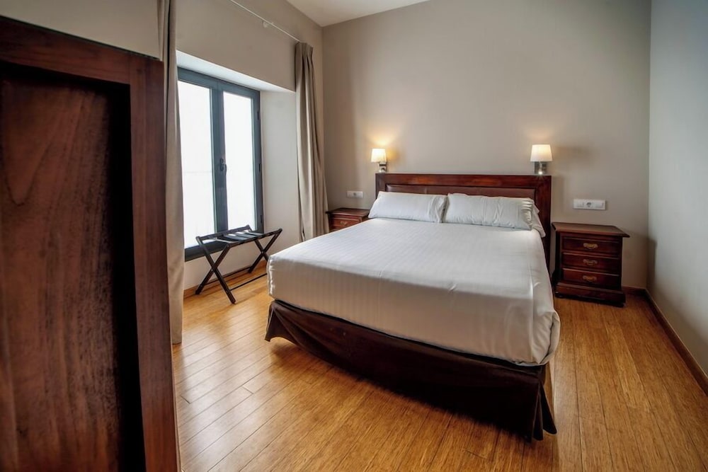 COMFORT, DOUBLE OR TWIN BED