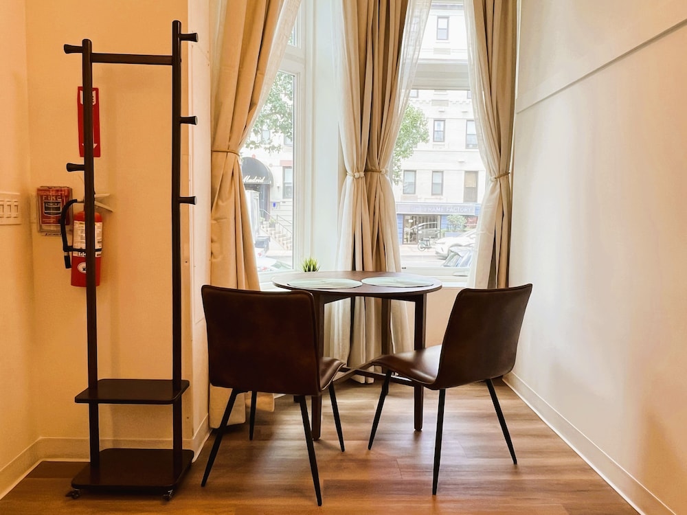 Highroad Hostel Dc 7/48
