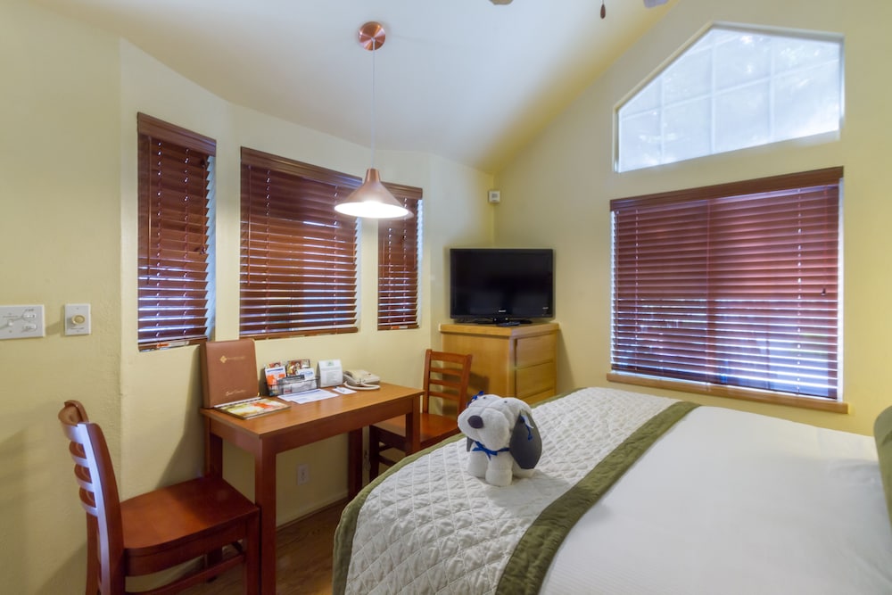 River Pointe Napa Valley Resort 25/43