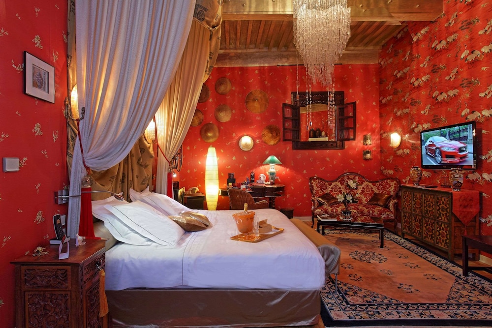 Hotel Renaissance 25/77