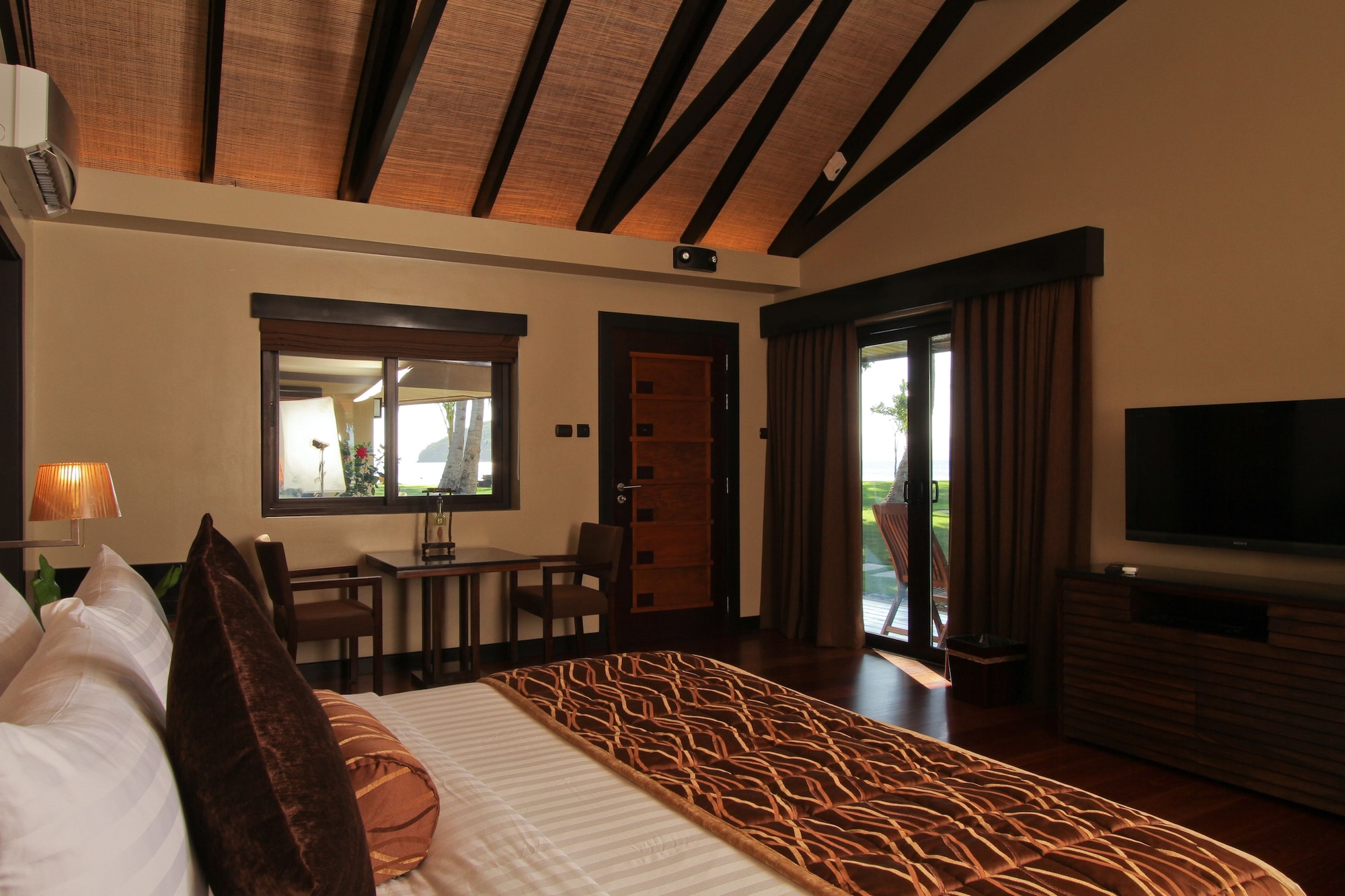 Beach, Bungalow, King Bed