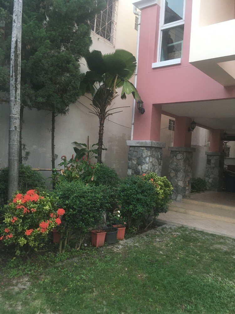 Triple Palms House 40/50