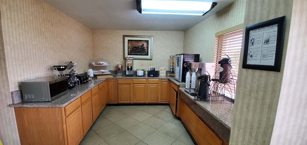 Fairbridge Inn Suites Mcdonoughga 41/52