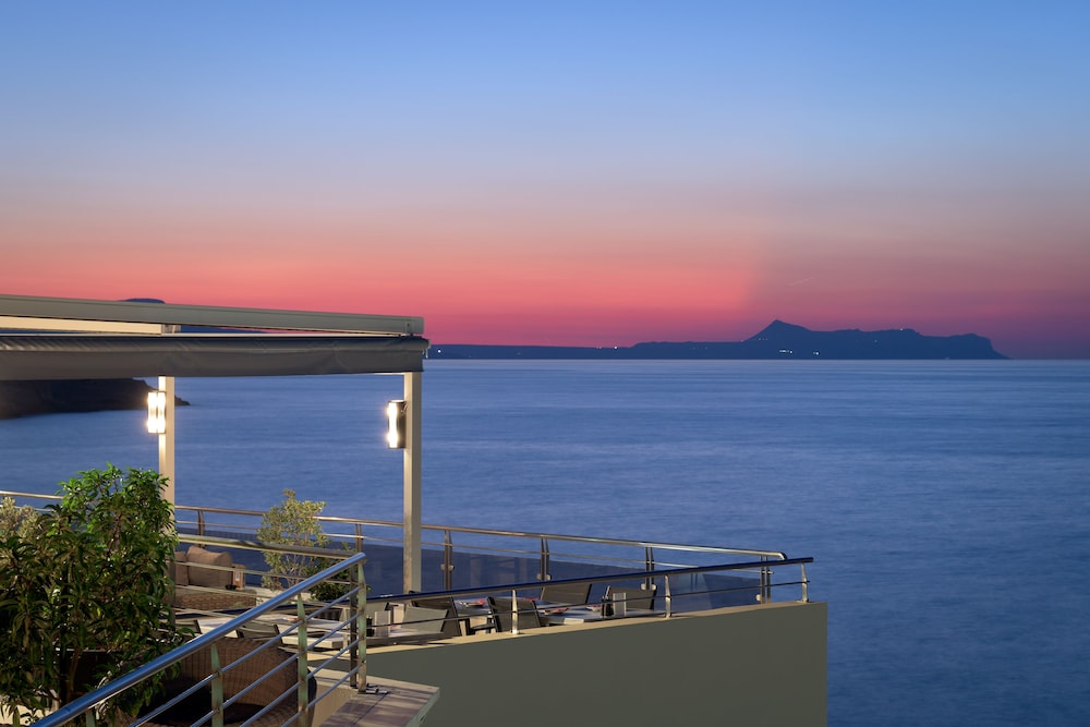 Macaris Suites And Spa 55/66