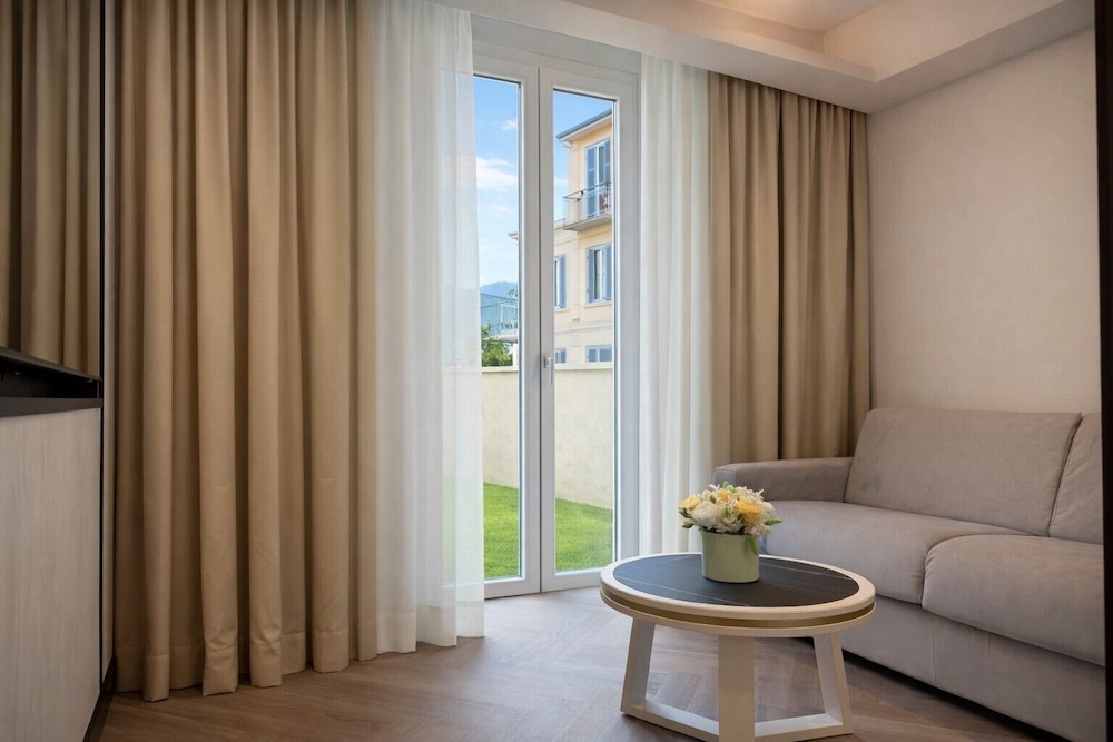 Style Hotel 33/48