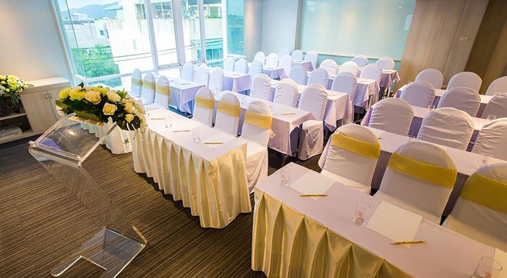 Crystal Hotel Hat Yai 43/54