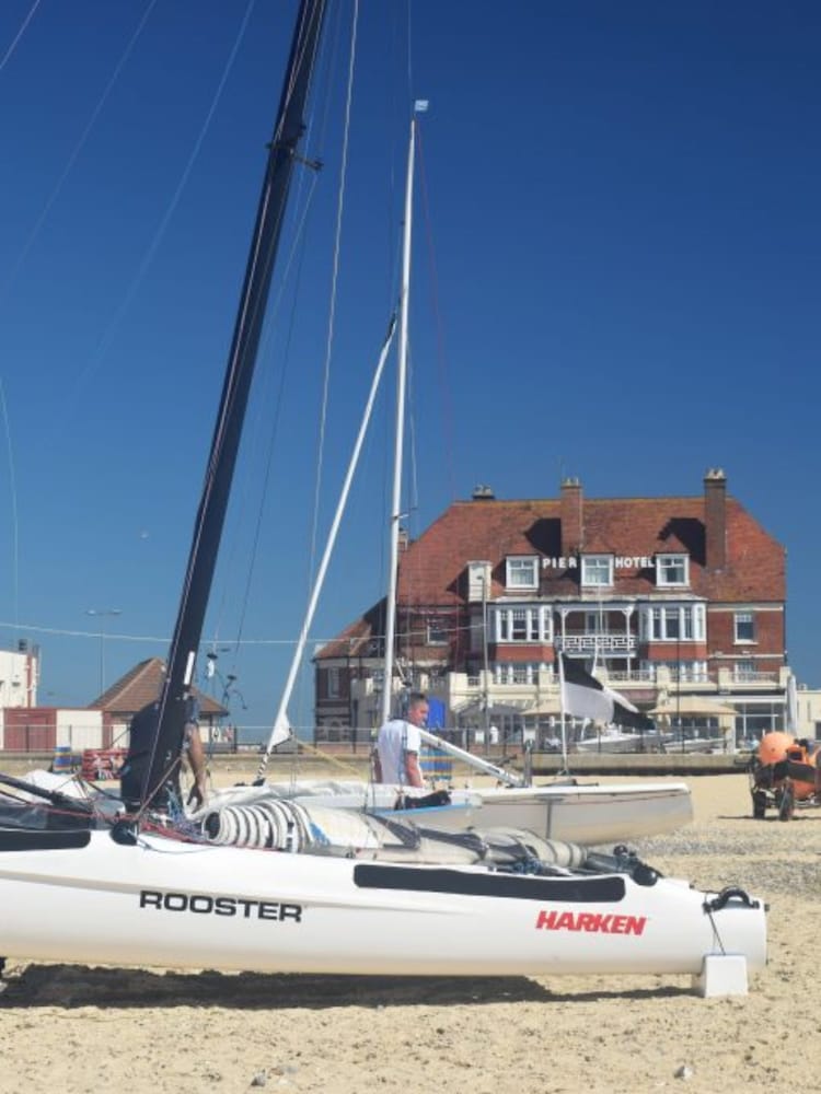 Pier Hotel 38/50