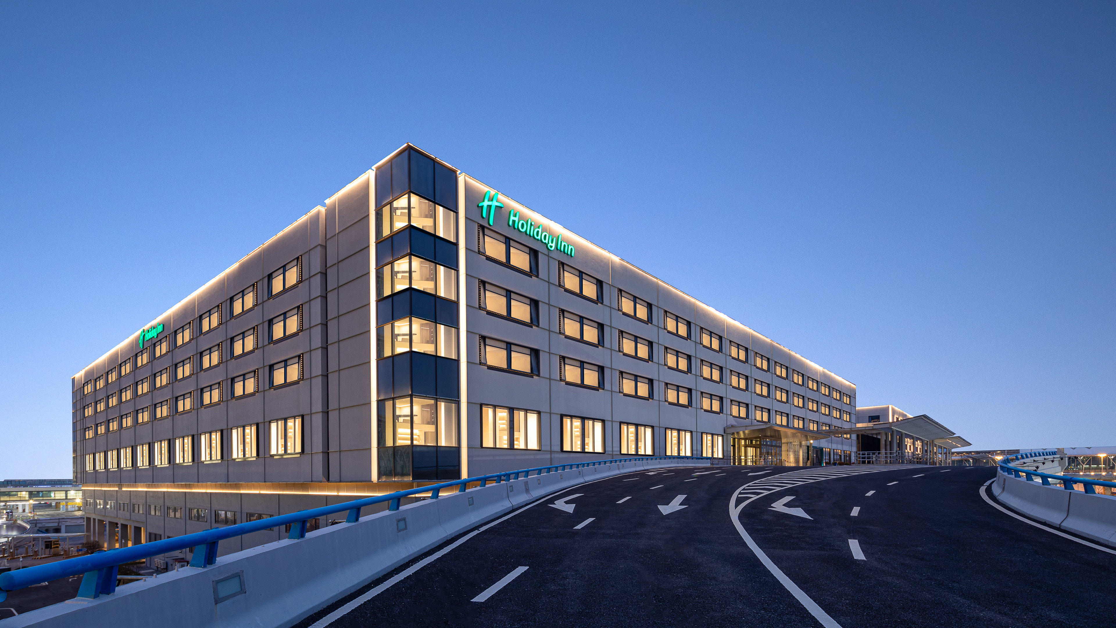 Holiday Inn Shanghai Pudong Airport 5/50