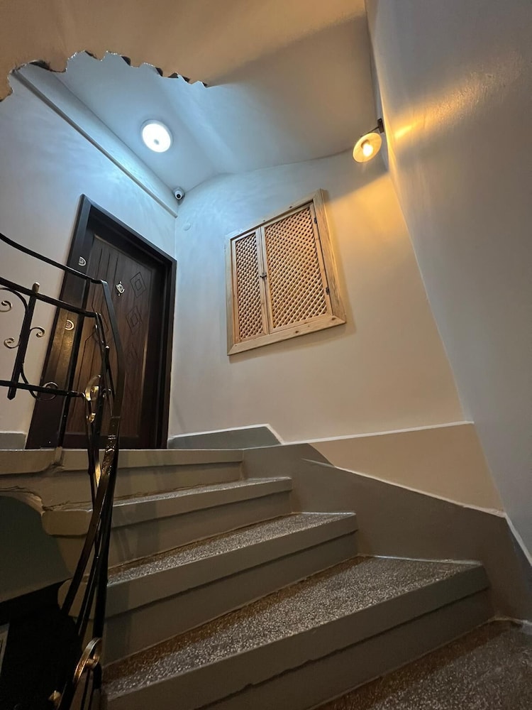 Taksim Cmlm Apart 22/50