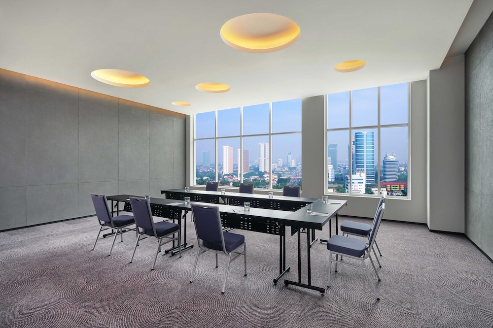 Aloft South Jakarta 35/46