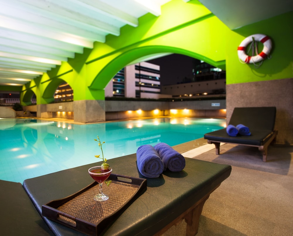 Arnoma Grand Bangkok 30/58