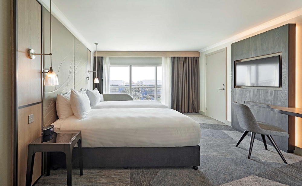 HYATT PLACE LONDON HEATHROW AIRPORT 21/77