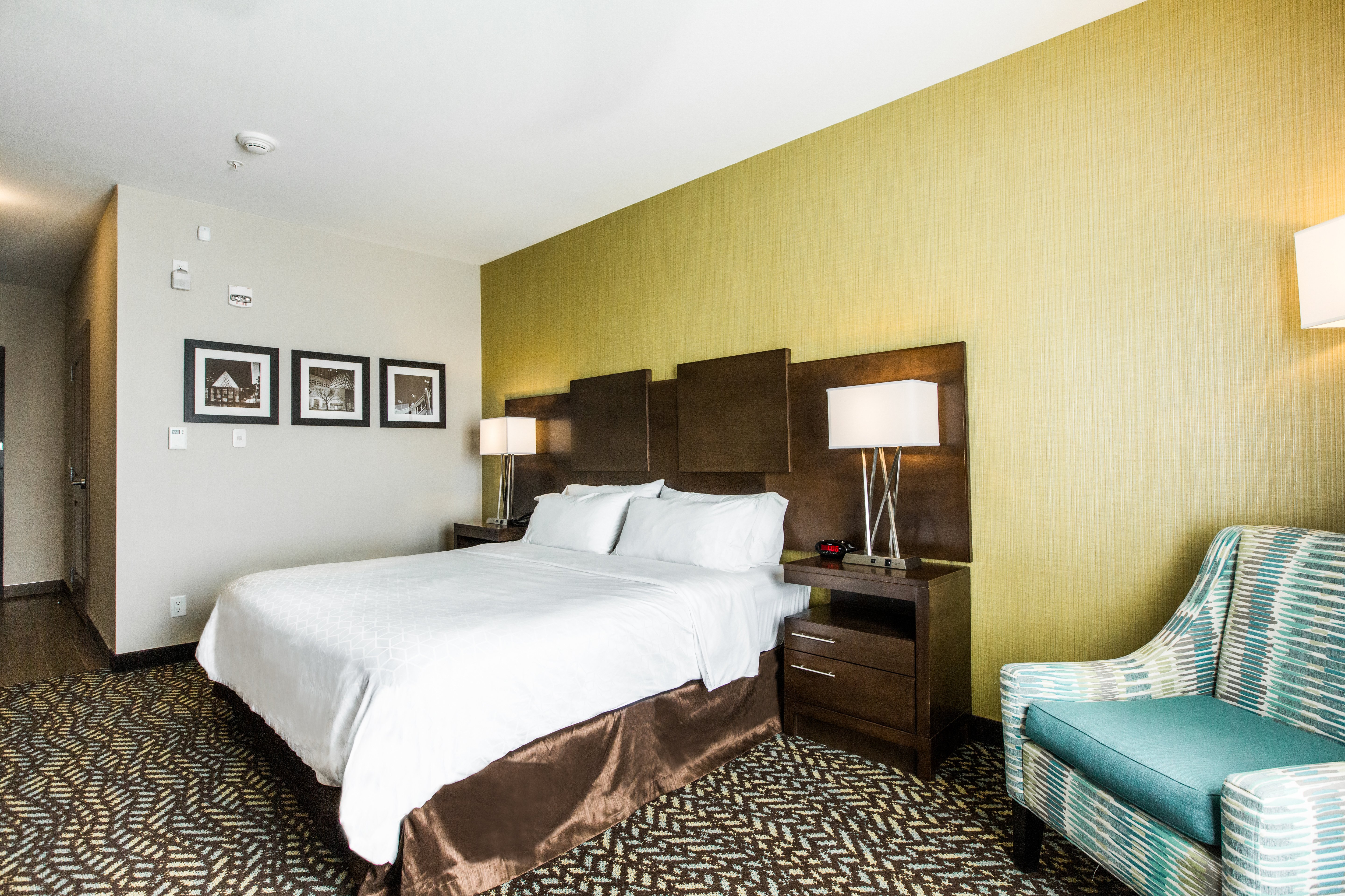 غرفة بسرير كينج لذوي الإعاقة، Holiday Inn Express & Suites Spruce Grove - Stony Plain 4/6